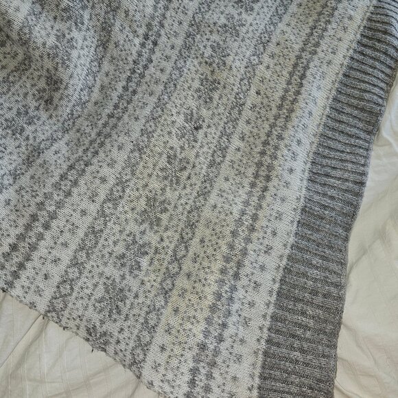 Aerie Hooded Sweater Shawl/Cape - Grey/White - One Size - Picture 7 of 9